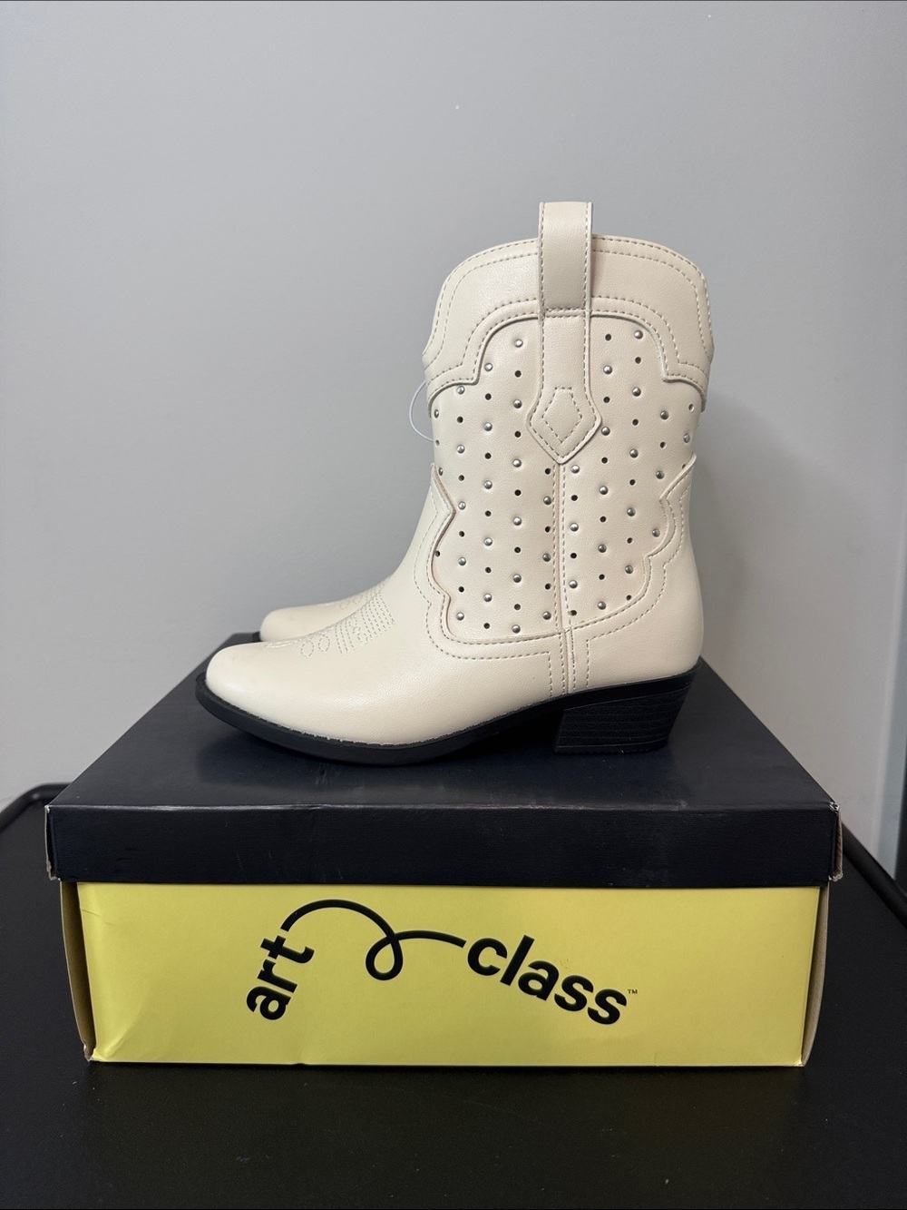 art class Cream Studded Western Cowgirl Boots Toddler Youth Size 13 New NIB